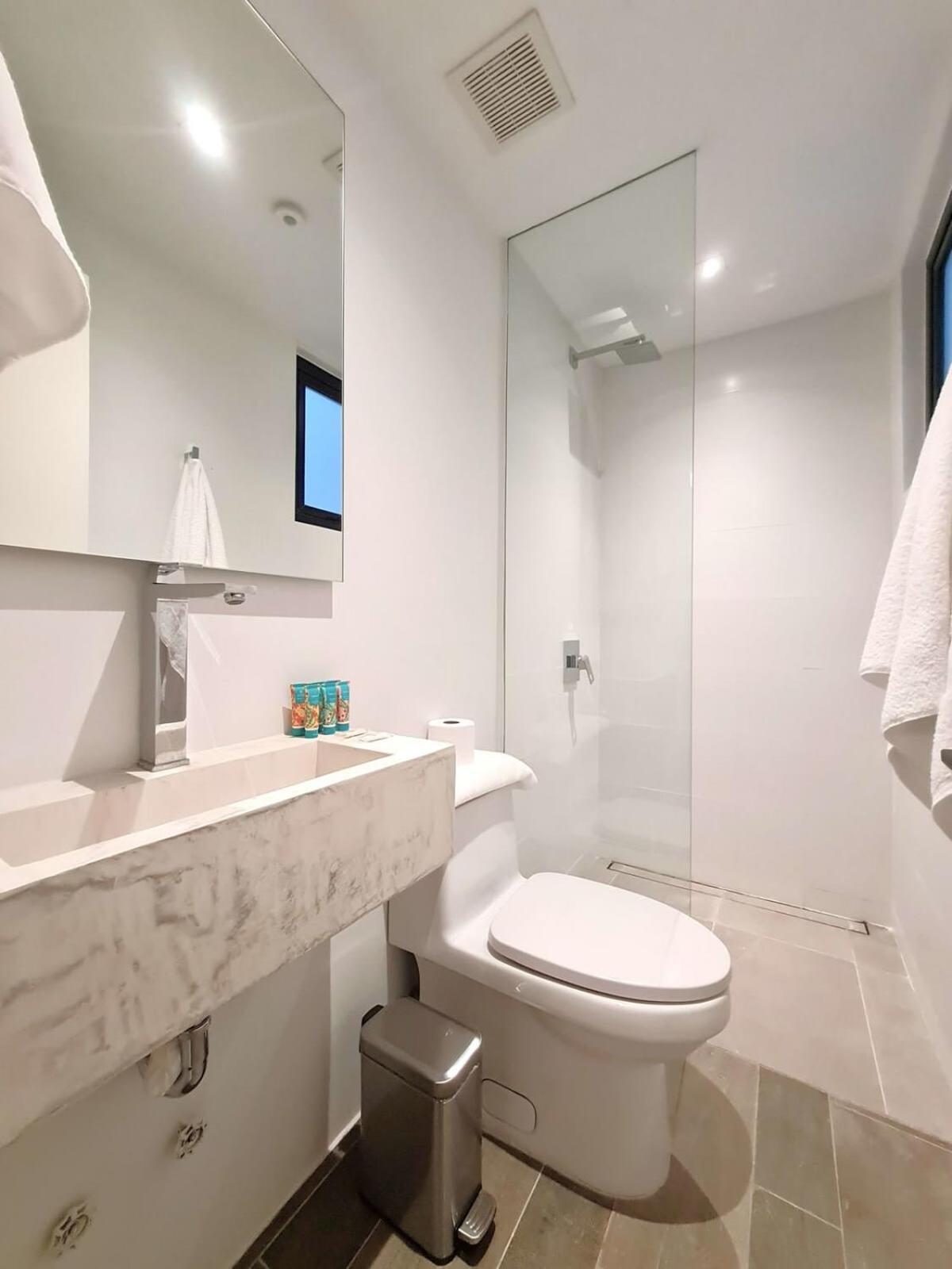 Sunny 2br With Pool In Casco Antiguo Panama City